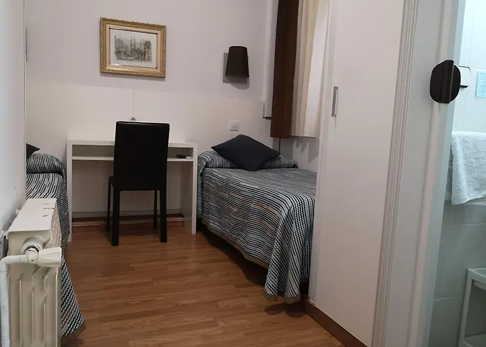 Hostal Lesseps Barcelona